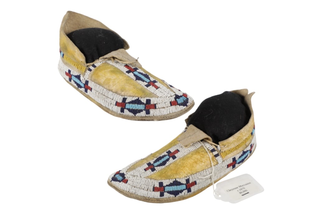 1870 Cheyenne Beaded Painted Moccasins Fenn-Sundog (1 of 20)