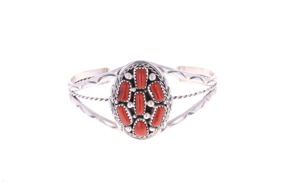 Navajo M. Chee Sterling Branch Coral Bracelet: For your consideration is a Navajo Din? artist Melvin Chee Sterling Silver Branch Coral Cuff Bracelet. The cuff bracelet features a wonderfully and professionally crafted sterling silver and red