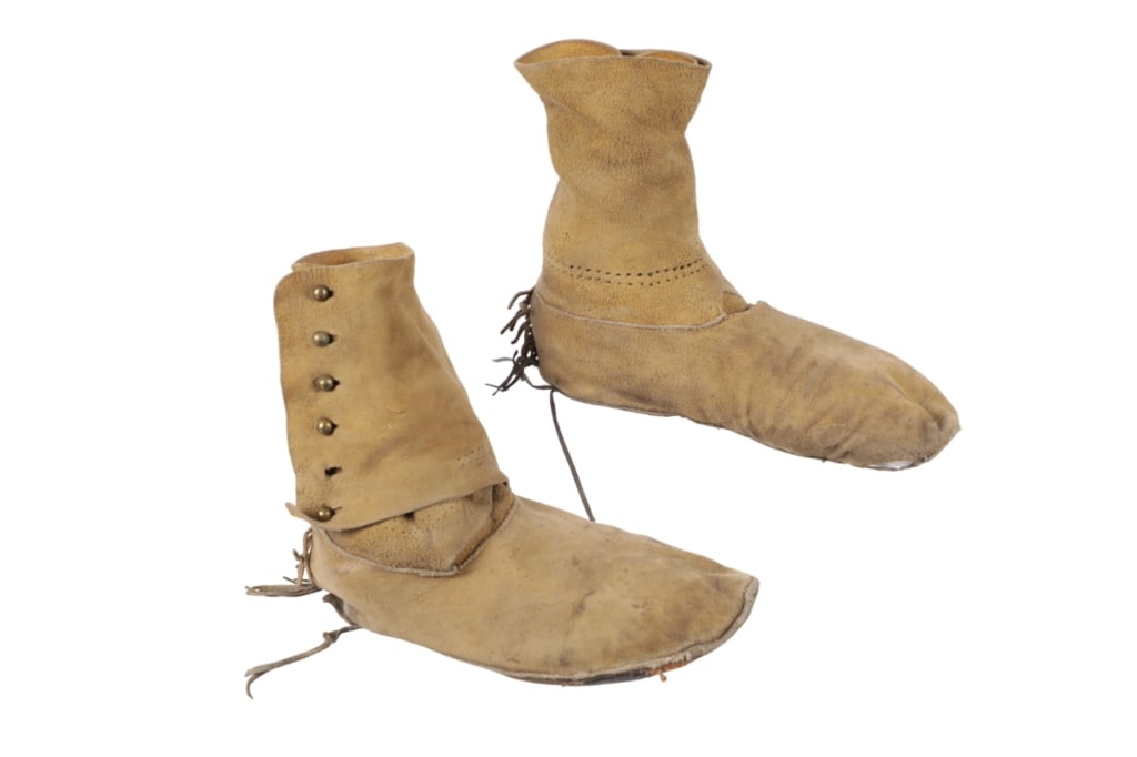 Blackfeet Chief Little Dog Owned Hide Moccasins (1 of 20)