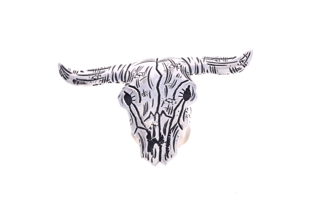 Navajo Buffalo Skull Ring by Richard Singer: For your consideration is this Navajo Din? Richard Singer Sterling Silver Buffalo Skull Ring. The ring features a wonderfully and professionally crafted sterling silver construction that shows a
