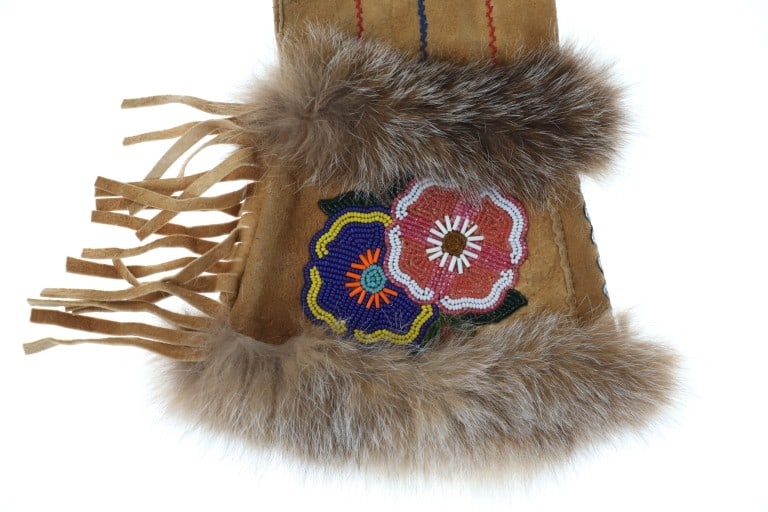 Ca. 1964 Cree Moose Hide Beaded Gauntlets - 7