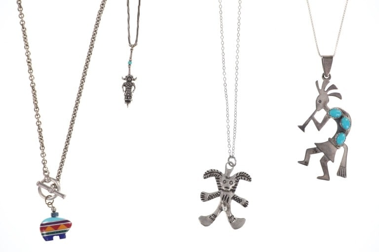 Vintage Puebloan Fetish Necklaces Collection (1 of 13)