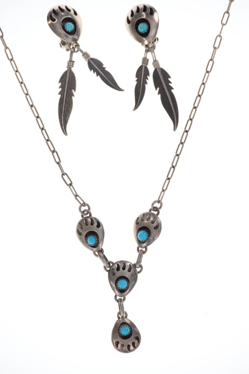 Navajo Sterling Silver Bear Paw Shadowbox Jewelry (1 of 11)