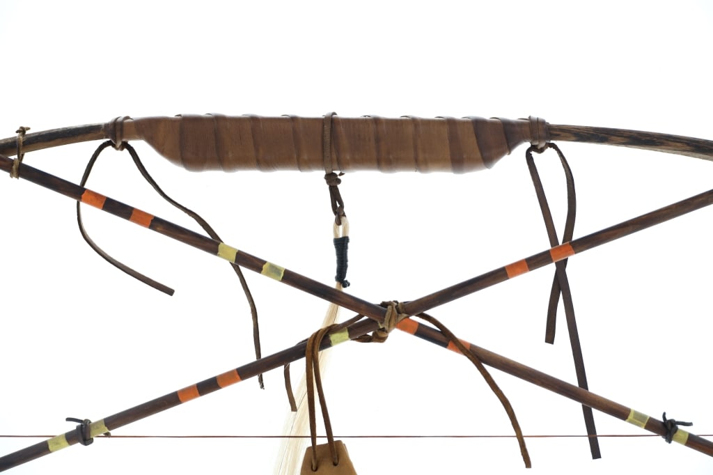 Apache Carl Pierce Bow and Arrows Wall Hanging - 3
