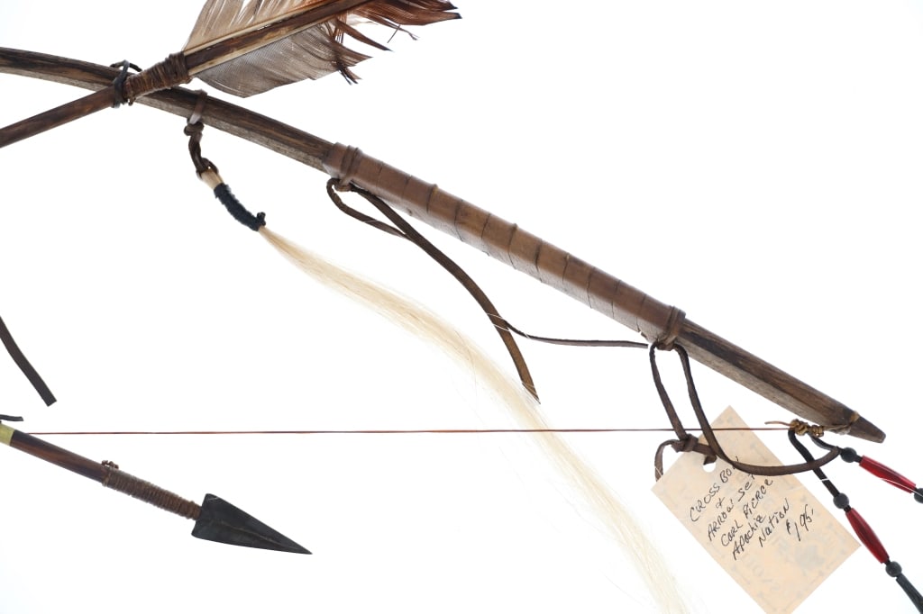 Apache Carl Pierce Bow and Arrows Wall Hanging - 4