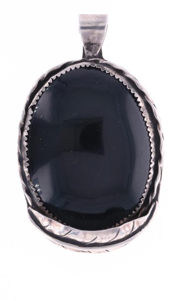 Navajo Sterling Silver Black Onyx Pendant (1 of 6)