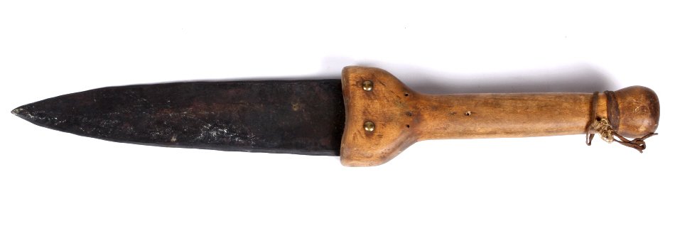 Northern Plains Beaver Back Dag 1800's: This piece is hand made and forged by the Northern Plains Native Americans and has a great wood heft handle with the beaver back style. This dag (knife) has a sharpened and hand forged blade showing g