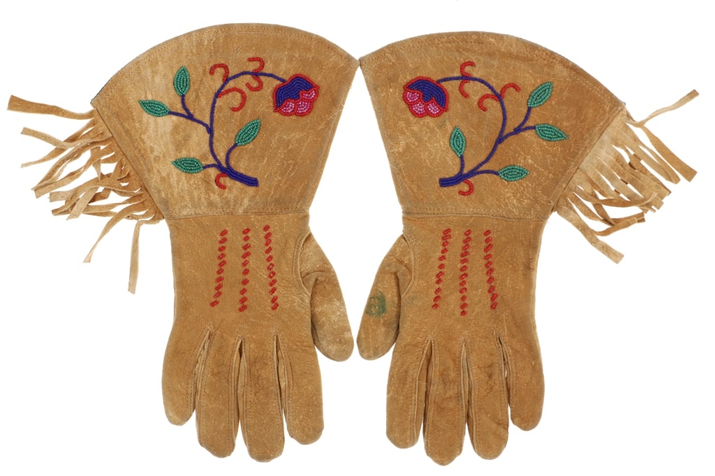 Nez Perce/ Plateau Beaded Hide Riding Gauntlets (1 of 10)