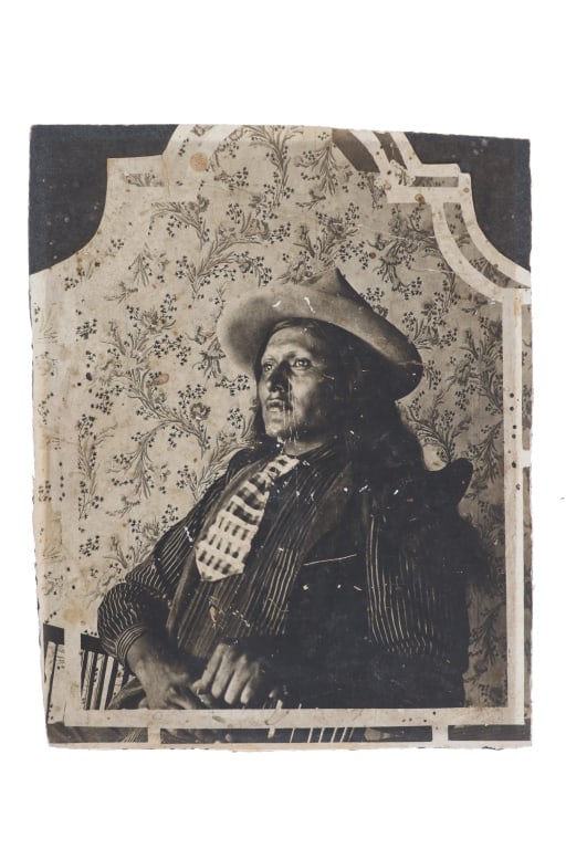 19th-C. Comanche, Esa-Iou-Gelt Cabinet Card: Featured in this lot is this cabinet card of identified Comanche Chief Esa-Iou-Gelt circa 19th century. The cabinet card features a wonderfully and professionally crafted construction that shows Esa-I