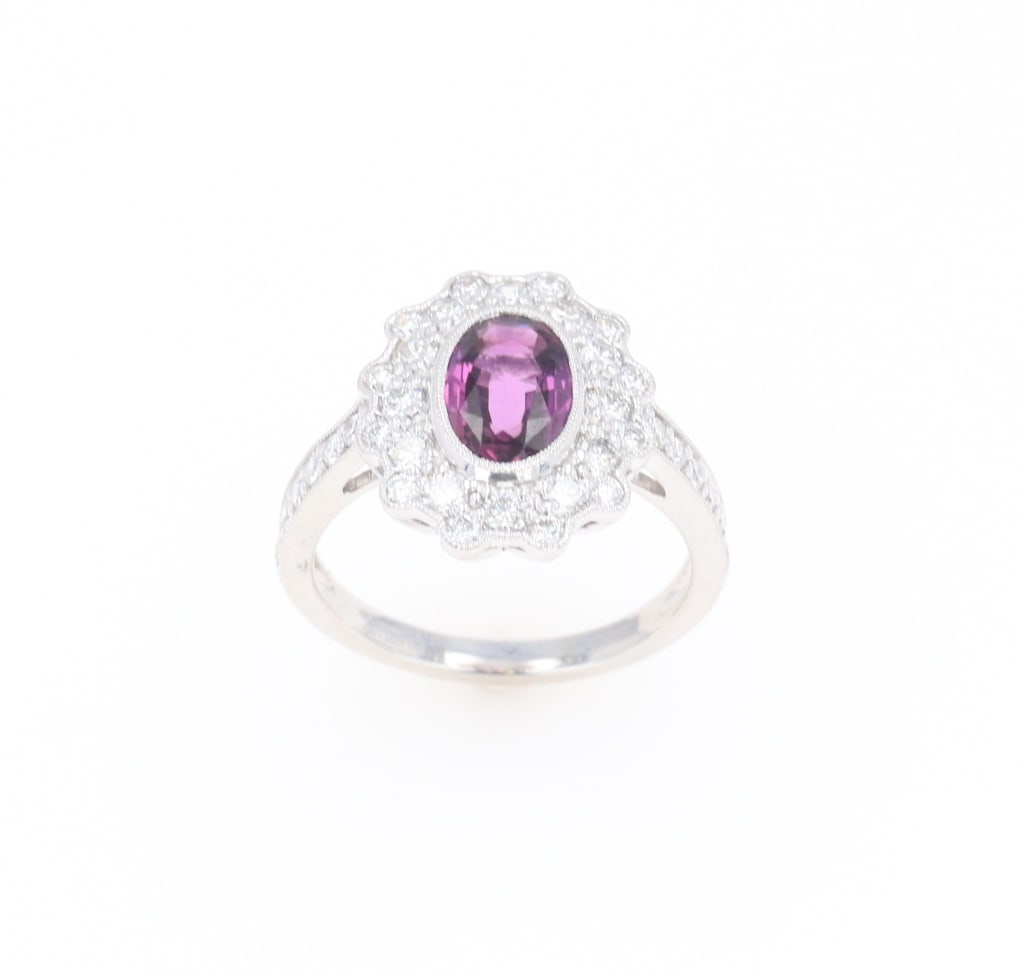 Designer Oscar Friedman 1.66ct Red-Purple Sapphire: This is a beautiful Oscar Friedman designer platinum ring set with a GIA Certified 1.66 cart natural Red-Purple Sapphire with VS2 natural Diamonds and paperwork. The center stone is 1.66 carats showin