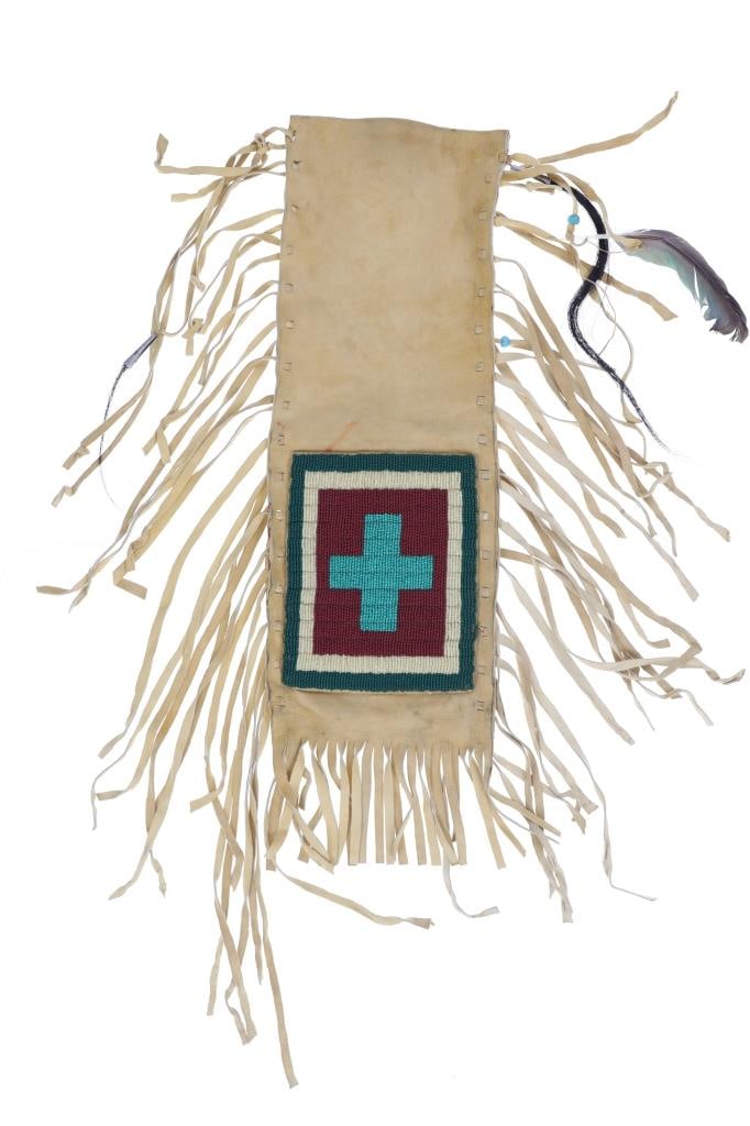 Mid-1900 Cheyenne Pictorial Cross Beaded Pipe Bag (1 of 3)