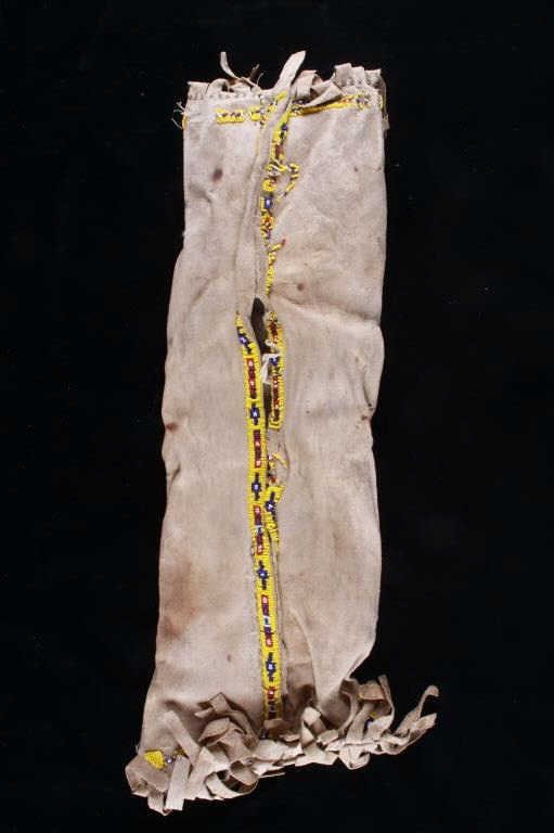Antique Plains Beaded Medicine Bag w/ Small Bags: Featured in this lot is this Antique Plains Indians beaded medicine bag with smaller bags. This medicine bag features a wonderfully and professionally crafted Indian tanned hide construction with trad