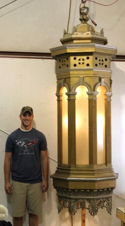 Vintage Chicago Theater Light Pole: This has a wonderful Art Deco look and is believed to be from a Chicago Theater and have a vintage age. This lot features one of six light poles all of which are matching. This is in working order and