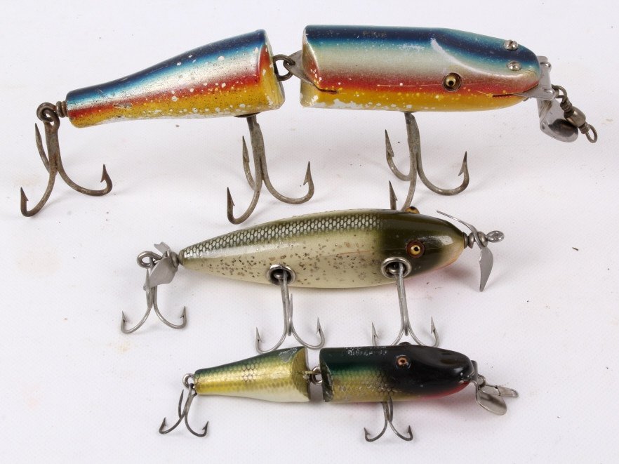 Creek Chub Pikie (2) & Injured Minnow Lures: These are all from the 1910-1920's made by Creek Chub. The lures include a Creek Chub Pikie broken back, Creek Chub Pikie, and Creek Chub Injured Minnow 1920's. This is a fantastic collection of Creek