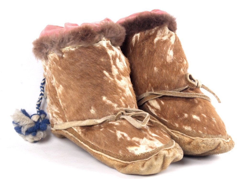Inuit Eskimo Seal Skin Child's Mukluks: These are hand made by the Inuit Eskimo Native American people and features a Seal Skin and trade cotton construction. These are considered Mukluks, but also can be referred to as Boots or Moccasins.
