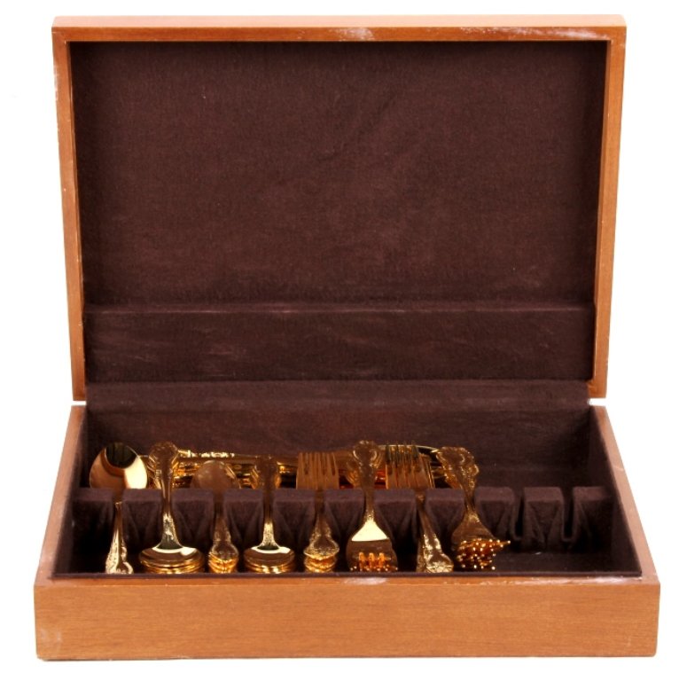 Rogers Gold Plated Flatware This is a 79 piece set: This is a 79 piece set of flatware that consists of butter knives, large and small forks, and large and small spoons. The flatware is in good condition and the gold plating has a well polished look. T