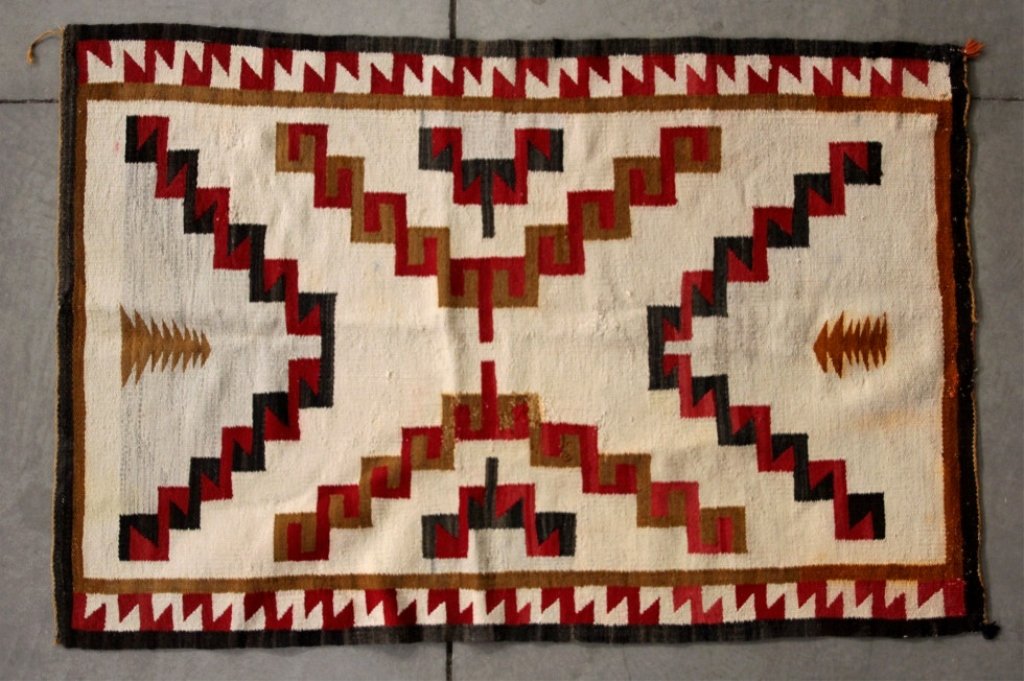 Navajo Ganado Rug circa 1890 The lot features an o: The lot features an original Navajo Native American Indian rug. The rug is from circa 1890 and shows overall good condition. The piece has a Ganado pattern. Located southwest of Crystal in the geograp