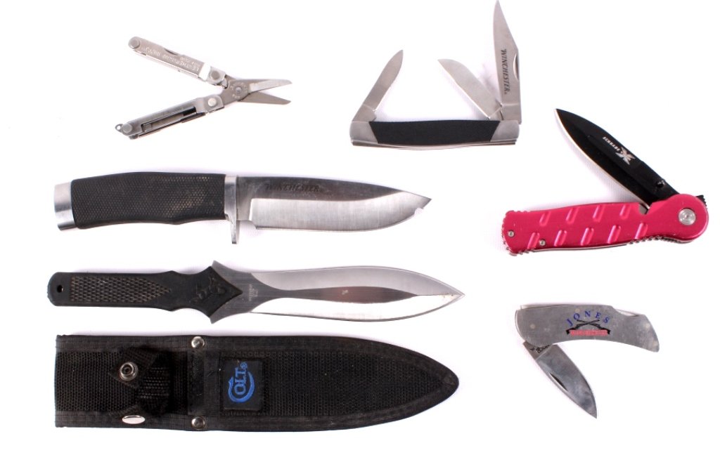 Knife Collection This lot features a collection of: This lot features a collection of knives. They are made by Schrade, Winchester, Leatherman, and Colt. All the knives are in very good condition. They measure 2.75" to 7.5" in length.