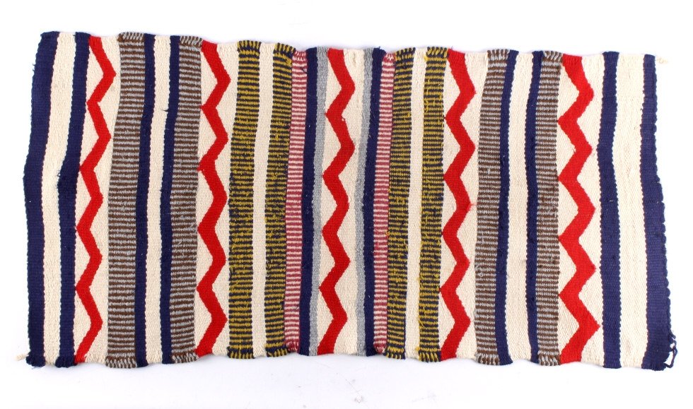 Navajo Chinle Pattern Sampler Rug This is a vintag: This is a vintage Navajo Native American Indian Chinle pattern hand knotted 100% wool rug. The rug shows bright hand dyed colors with a fancy knotted edge. The vintage piece measures 21"x39"