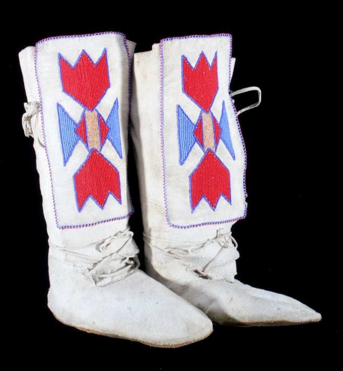 Montana Crow Beaded High Top Moccasins (1 of 10)