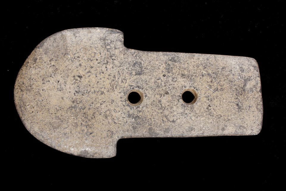 Moundville Mississippian Spud Gorget Artifact: This is an ancient Moundville Mississippian Native American Indian culture old spud gorget stone artifact. The piece is believed to be from circa 800-1600 AD. The piece appears to have the correct mar