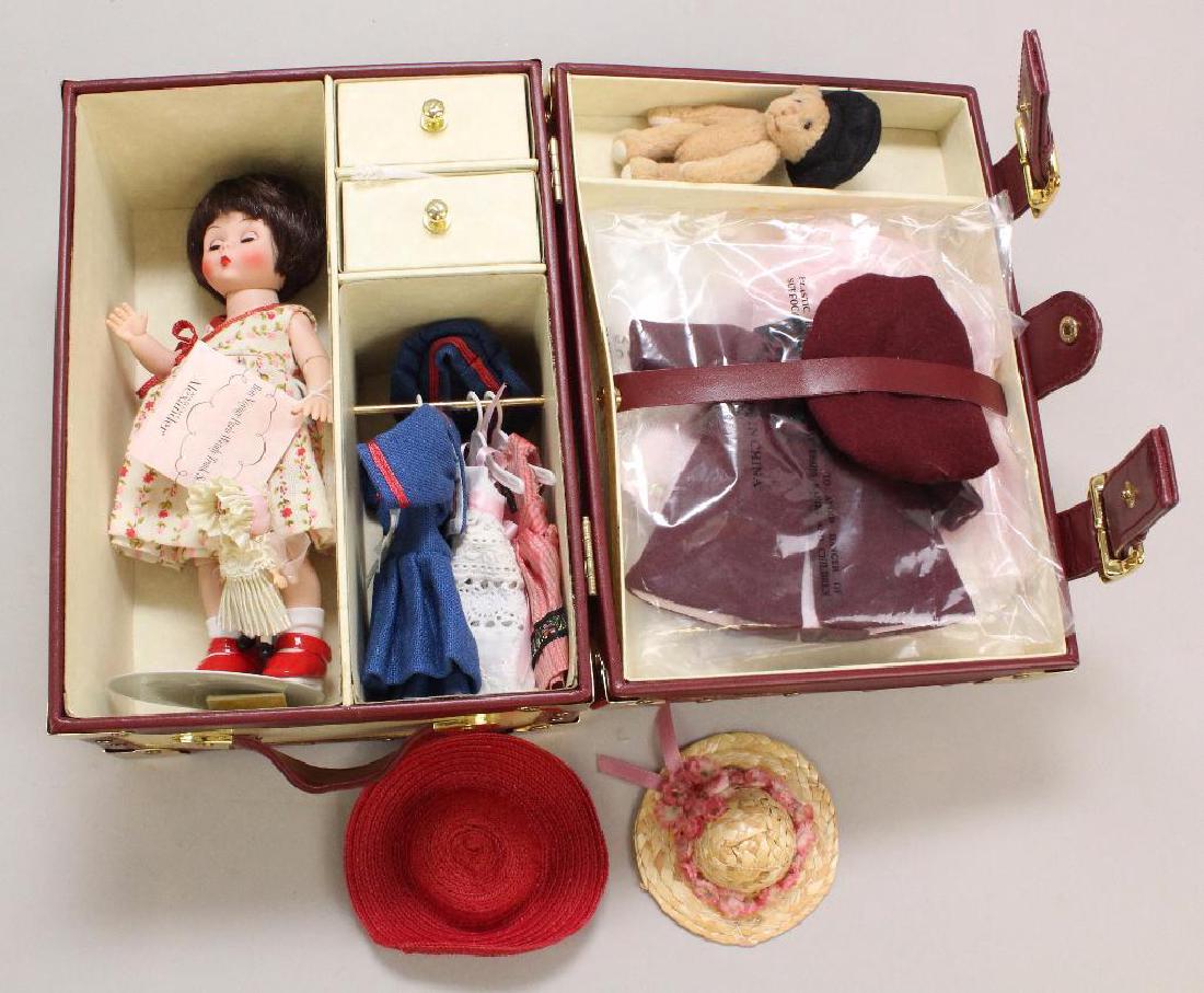 MINT 2005 "BON VOYAGE  PARIS TRUNK SET"  BY MADAME (1 of 2)