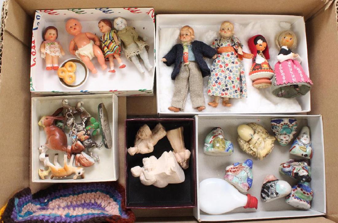 LOT OF VINTAGE DOLLS AND MINIATURES. (1 of 2)