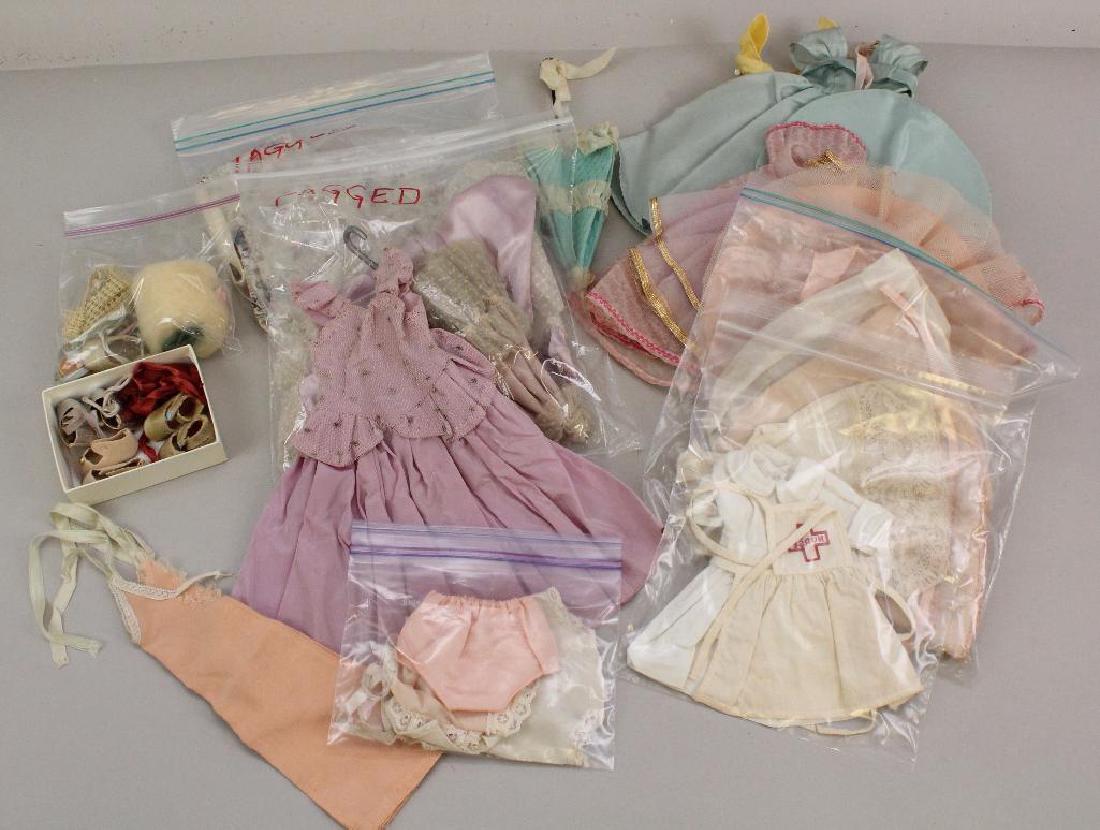 MARY HOYER LOT: GROUP OF TAGGED AND UNMARKED CLOTHING (1 of 5)