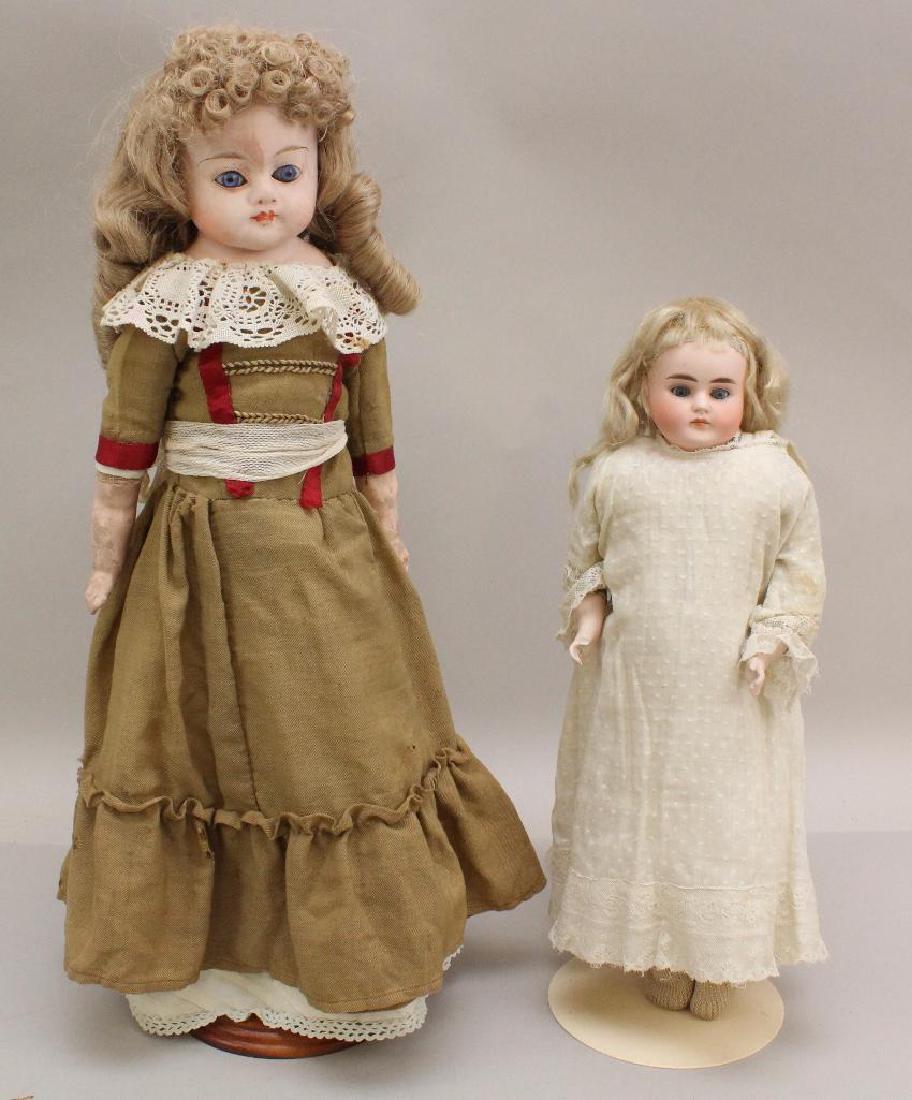 PAIR OF ANTIQUE DOLLS: PATENT WASHABLE TYPE PAPIER (1 of 5)