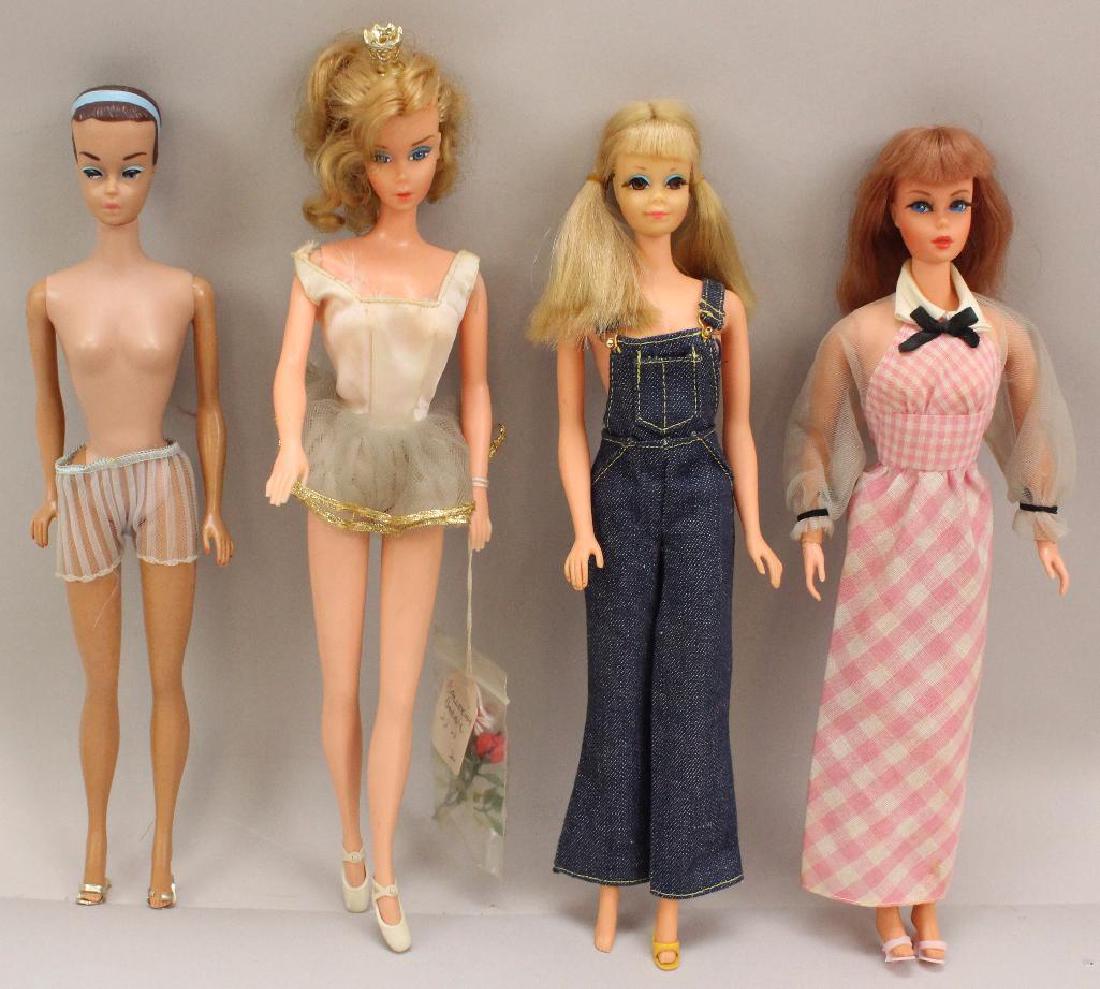 BARBIE FAMILY LOT: (4) VINTAGE BARBIE & FRANCIE DOLLS. (1 of 8)