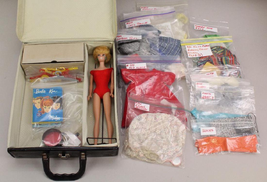 BARBIE FAMILY LOT: VINTAGE BUBBLE CUT BARBIE, TAGGED (1 of 8)