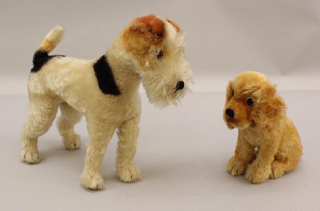 PAIR OF UNMARKED STEIFF MOHAIR DOGS: 7" SITTING COCKER (1 of 3)