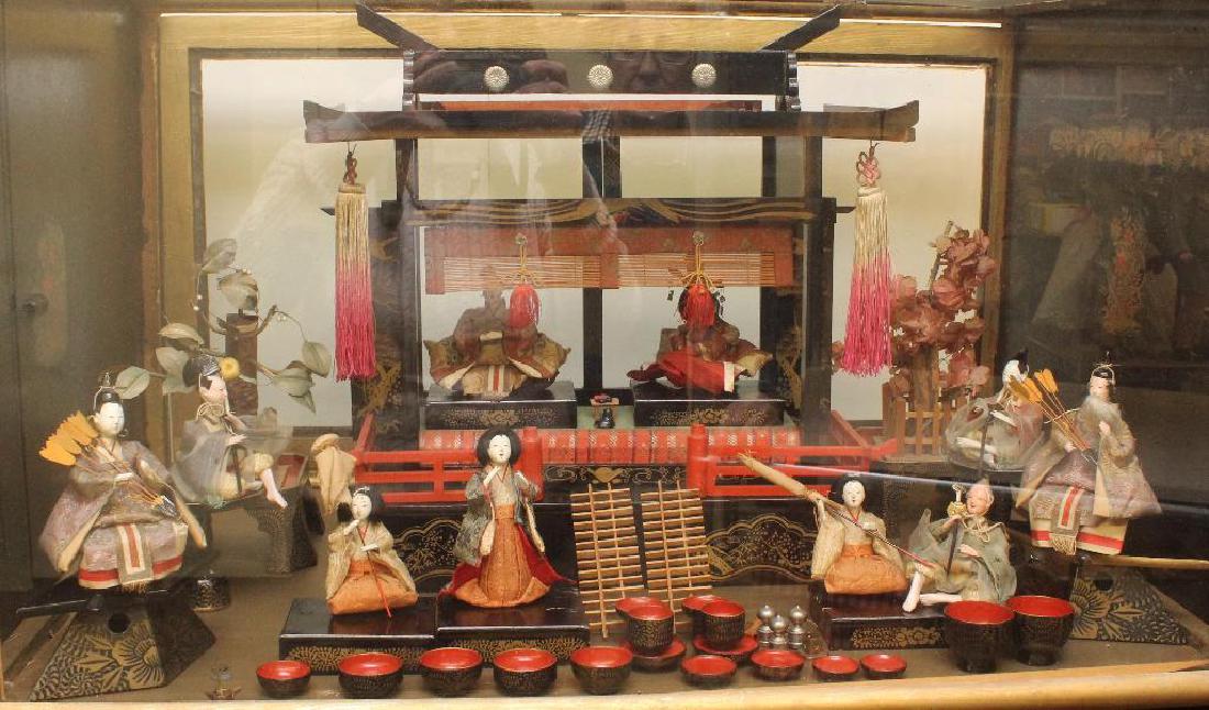 ANTIQUE JAPANESE CEREMONIAL SET WITH SHRINE IN CASE. (1 of 6)