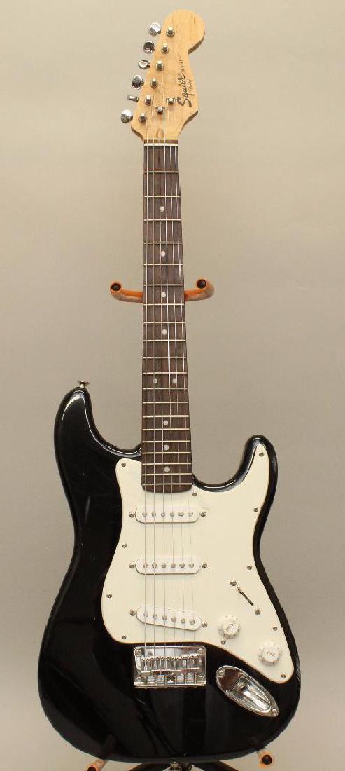 Fender Squier Mini Electric Guitar (1 of 8)