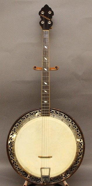 Weymann 4-String Banjo (1 of 7)