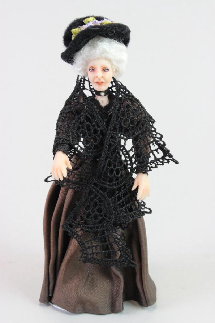 Lady Mourner (1 of 3)