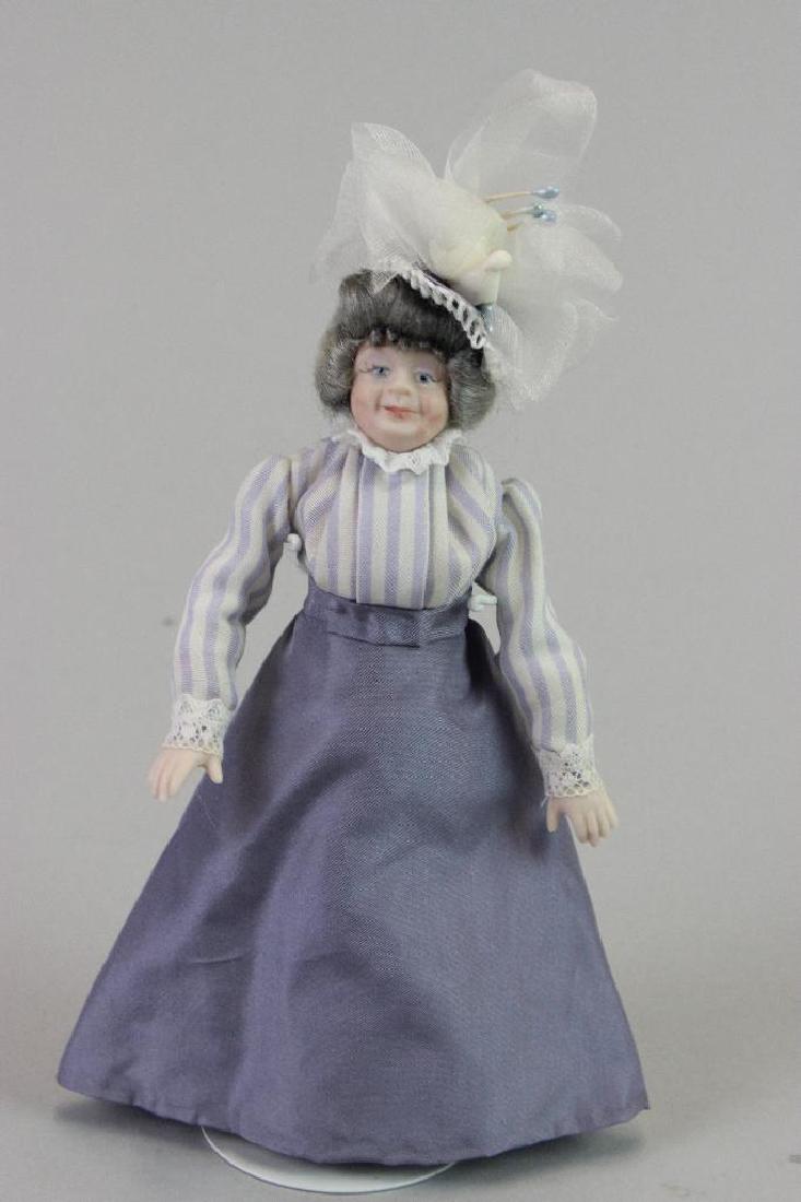 Lady shopper (1 of 3)