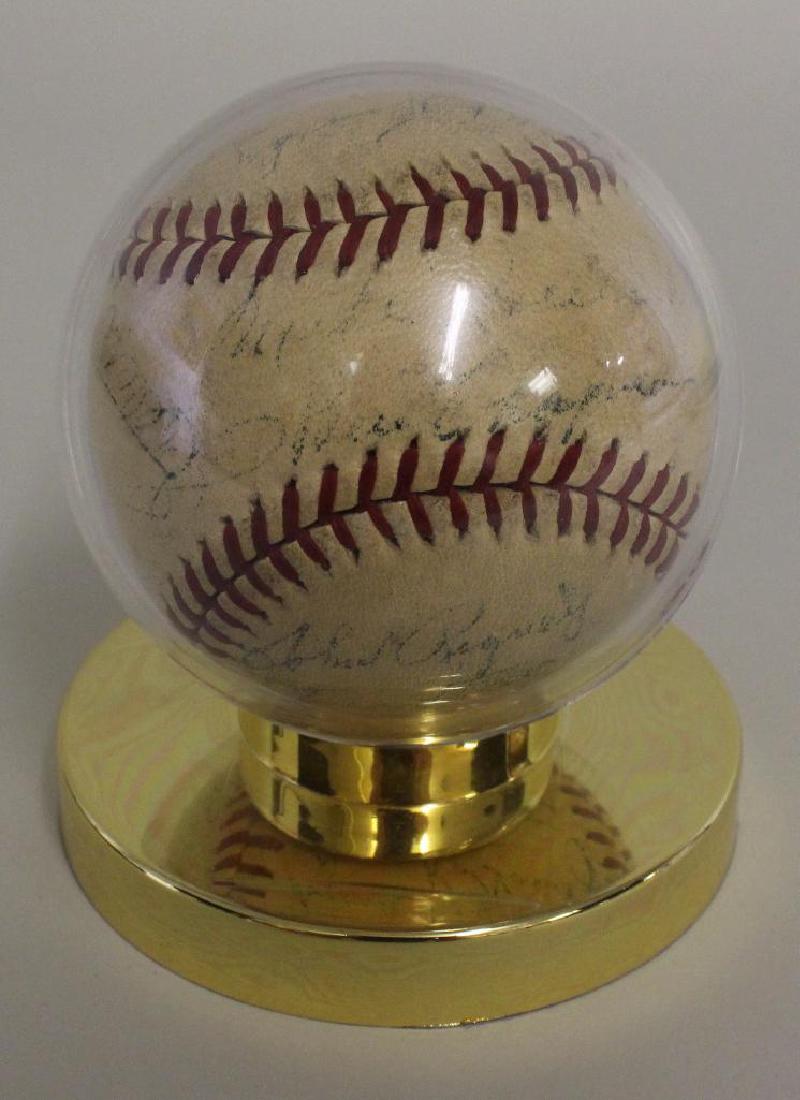 LUKE APPLING AUTOGRAPHED BASEBALL (1 of 2)
