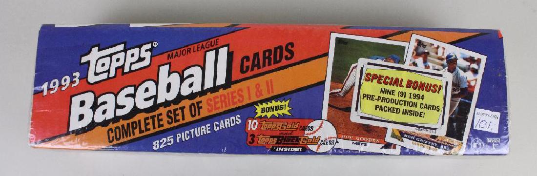 BASEBALL CARDS 1993 LOT: TOPPS - 825 CARDS UNOPENED