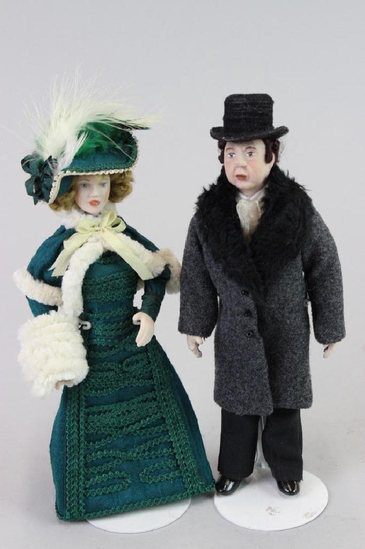 Winter lady green dress; winter dressed man (1 of 4)