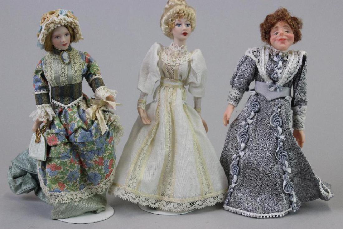 3 ladies for tea: green dress, white dress, older lady (1 of 5)