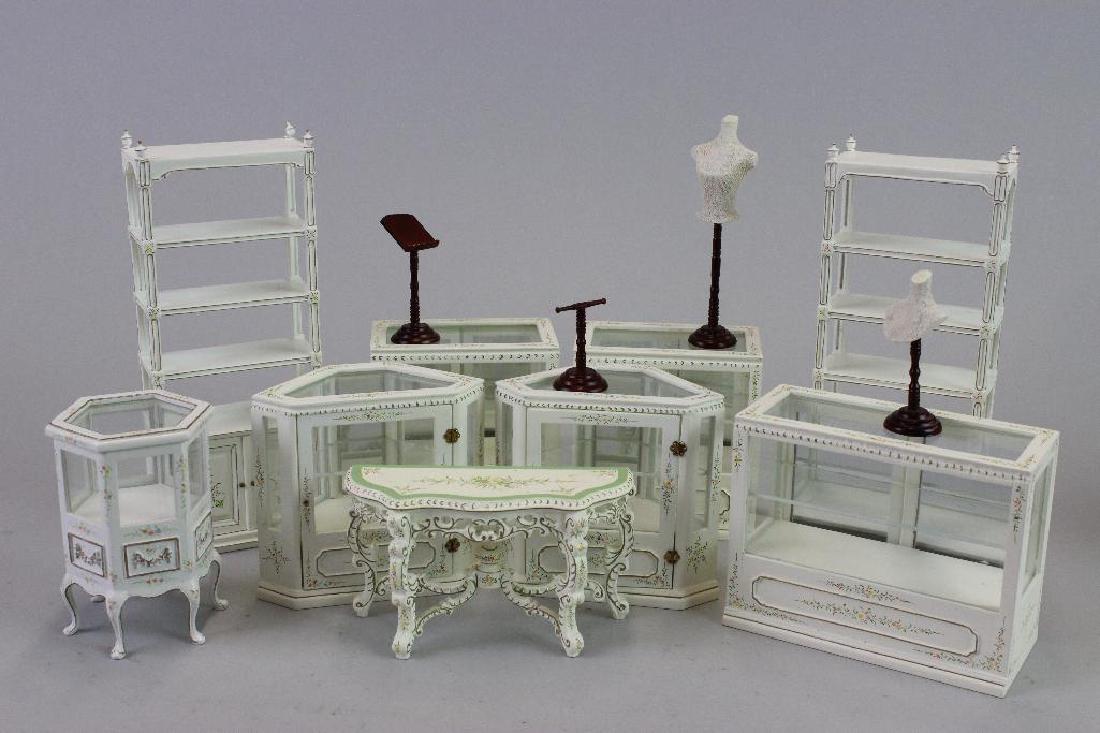 6 Displays; 4 jewelry mannequins; 2 tall displays; 1 (1 of 7)