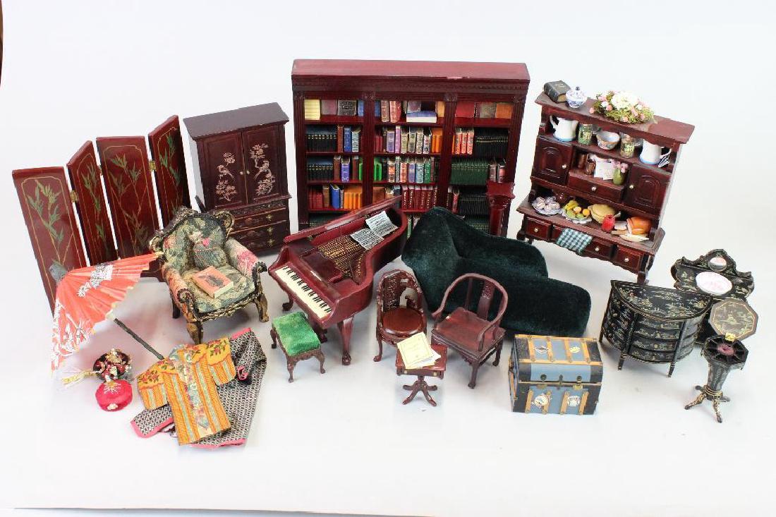 Table, chaise, piano, stool, music stand, (1 of 9)