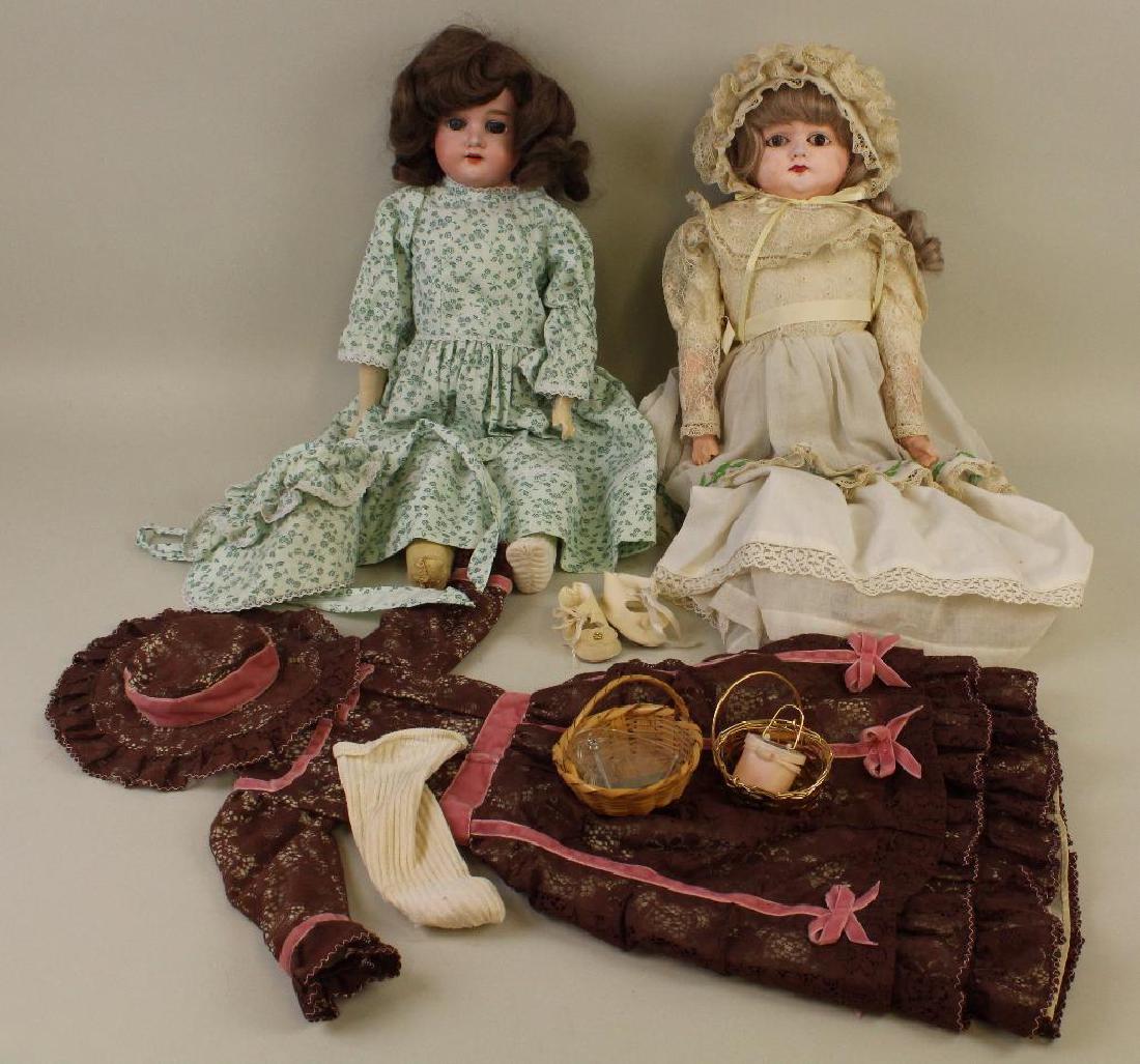 BODY PARTS & SUPPLIES: PAIR OF ANTIQUE SHOULDER HEAD (1 of 4)