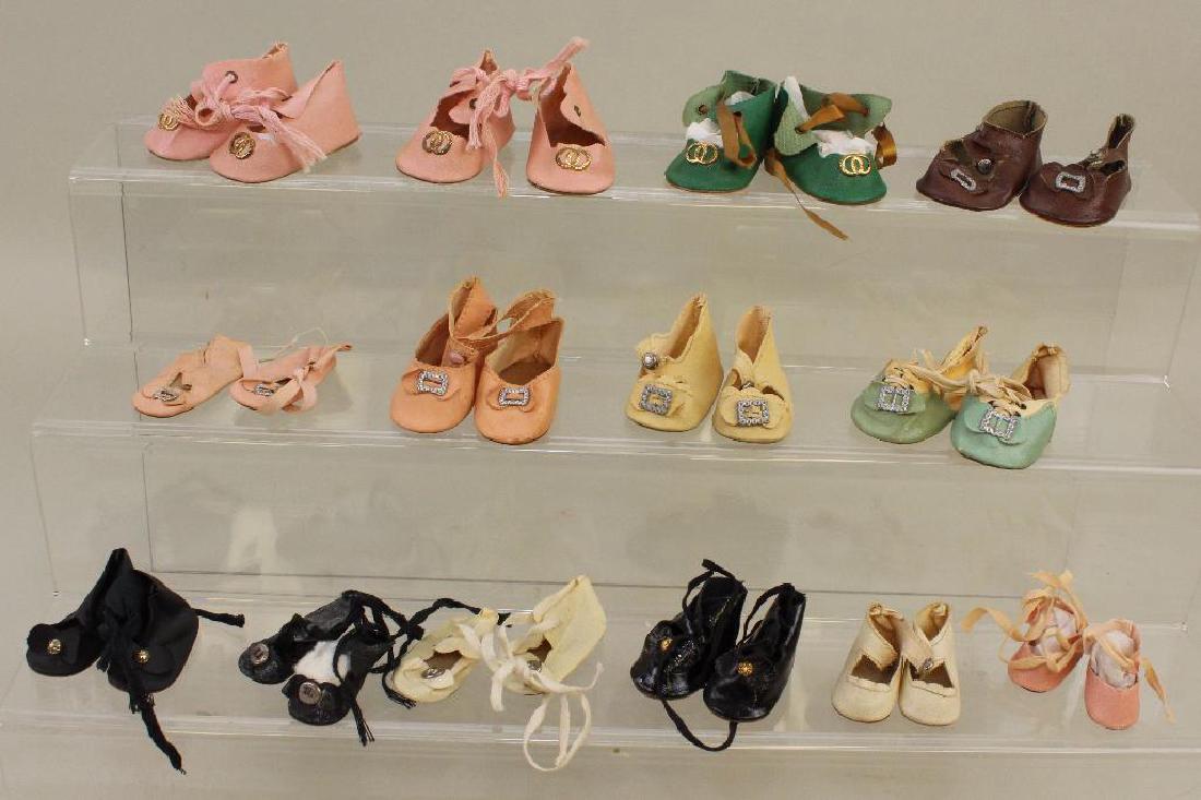 DOLL PARTS & SUPPLIES: LOT OF VINTAGE OILCLOTH DOLL (1 of 1)