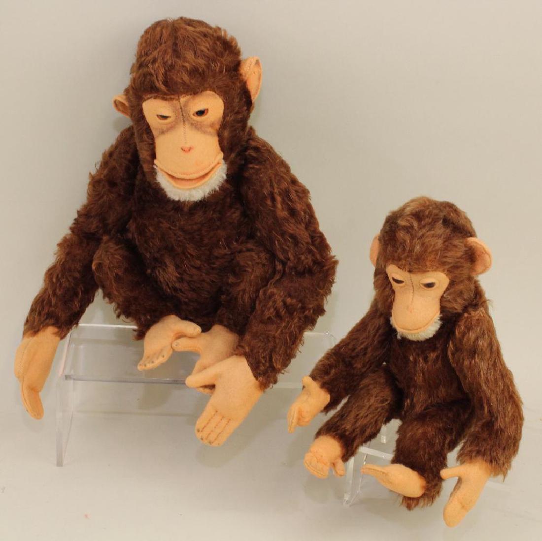 PAIR OF UNMARKED VINTAGE STEIFF MOHAIR MONKEYS. (1 of 4)