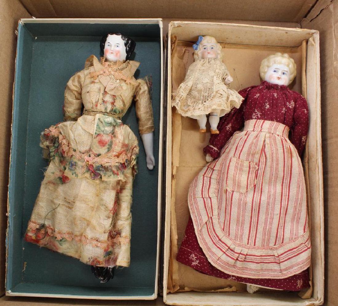 LOT: PAIR OF ANTIQUE CHINA HEAD DOLLS & AN ALL BISQUE (1 of 8)