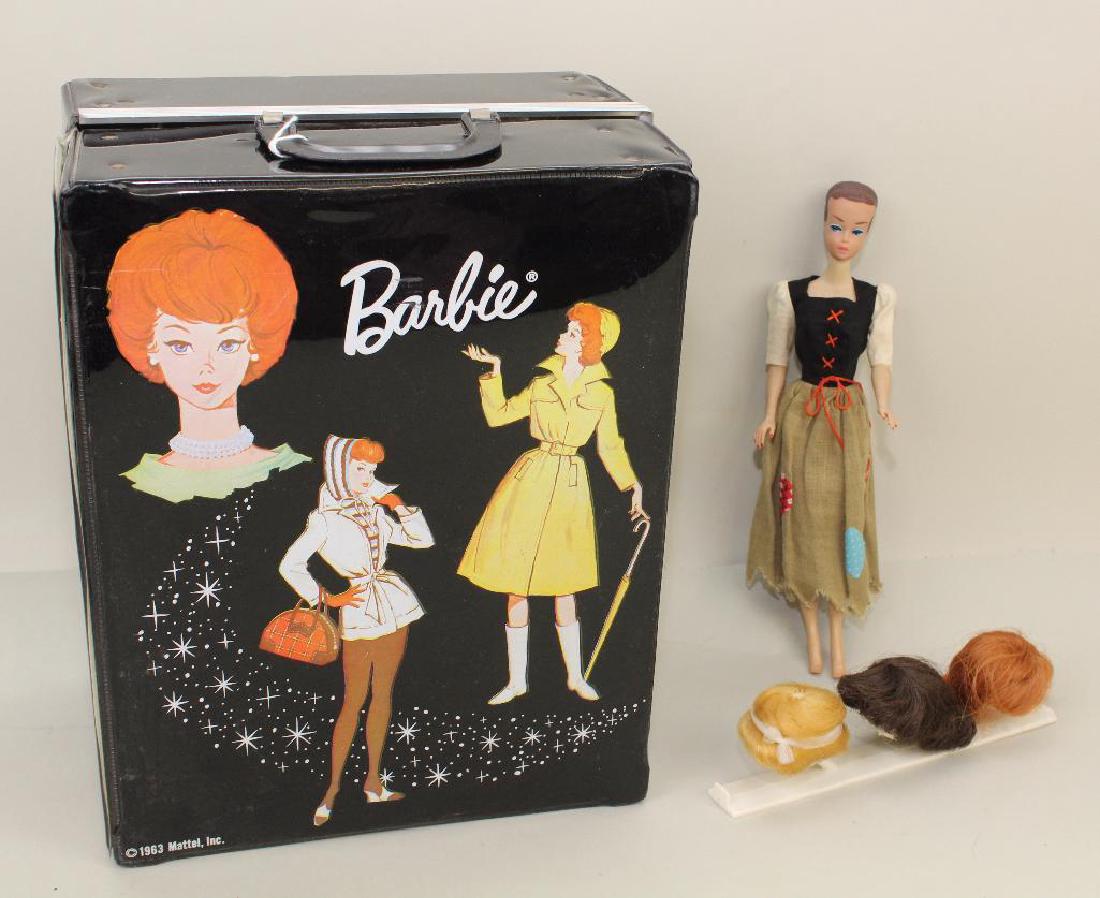 LOT OF BARBIE FAMILY: FASHION QUEEN BARBIE, TAGGED CLOT (1 of 3)