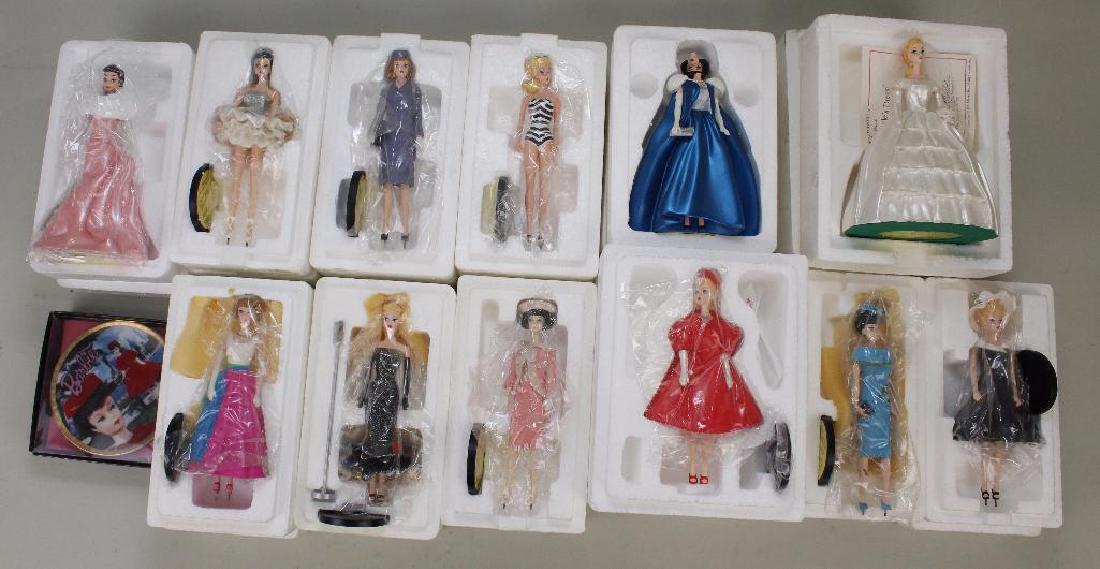 LOT OF (12) BARBIE FIGURINES, PLATE, ORIGINAL BOXES.: Figurines - Enchanted Evening, Pan American Airways Stewardess, Solo in the Spotlight, Fraternity Dance, 1959, Ballerina, Fashion Editor, Classic, Red Flare, Midnight Blue (damage), After Five. Plate