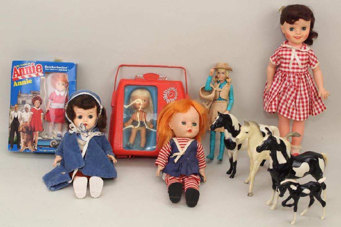 LOT OF VINYL/HARD PLASTIC DOLLS. (1 of 4)